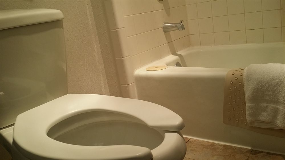 Guest House Inn Medical District Near Texas Tech Univ ลับบ็อก ภายนอก รูปภาพ