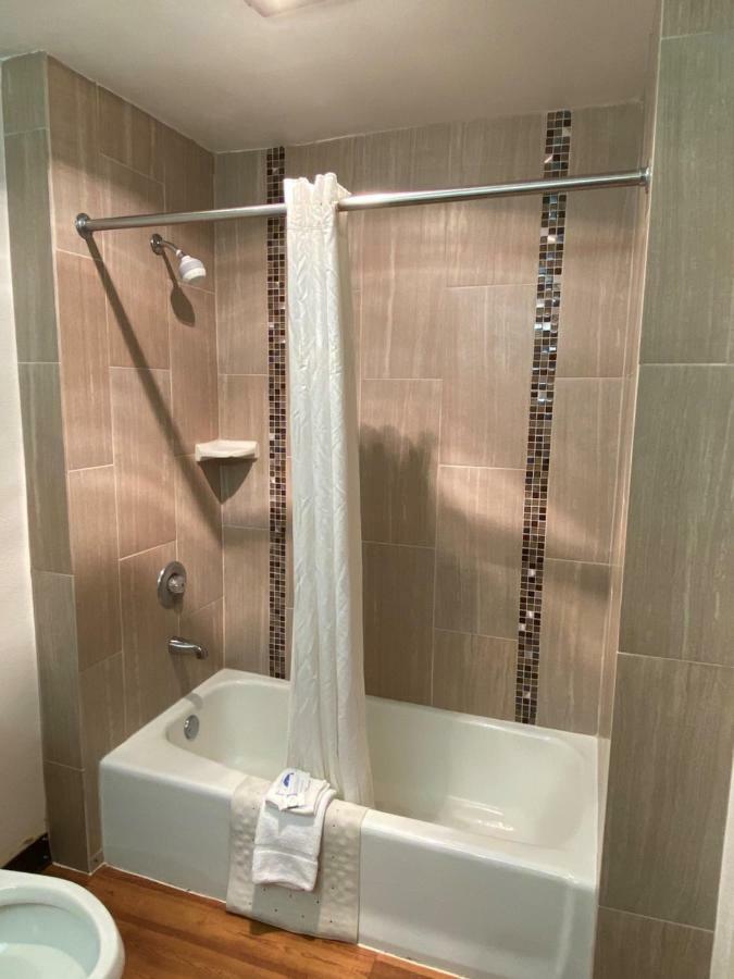 Guest House Inn Medical District Near Texas Tech Univ ลับบ็อก ภายนอก รูปภาพ
