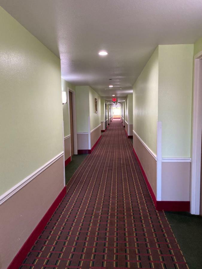 Guest House Inn Medical District Near Texas Tech Univ ลับบ็อก ภายนอก รูปภาพ